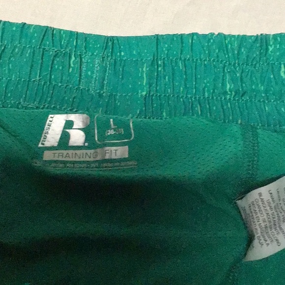 Russell Athletic Green Athletic Shorts Lightweight Elastic Waist - Picture 2 of 6